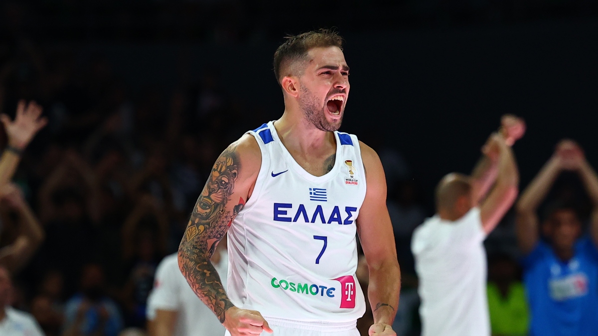 Τολιόπουλος: «Κρατάμε την νοοτροπία, απίστευτο να παίζεις για το εθνόσημο με τόσο κόσμο»
