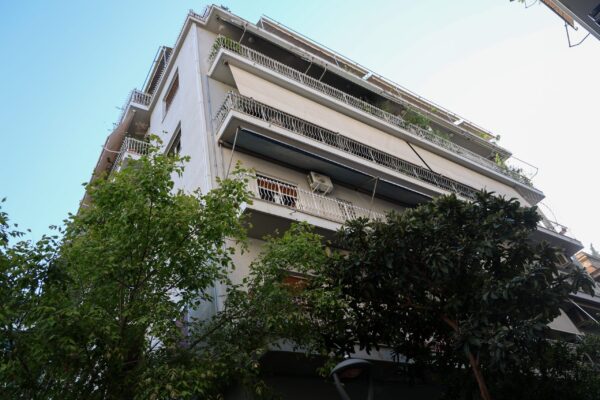 Νεκρό βρέφος στην Κυψέλη: Οι αντιφάσεις της 38χρονης και το σκοτεινό παρελθόν του 43χρονου