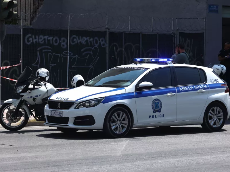 Κυψέλη: Στον ανακριτή οι τρεις συλληφθέντες – Οι 20 μαχαιριές στο βρέφος και οι αντιφάσεις στις καταθέσεις
