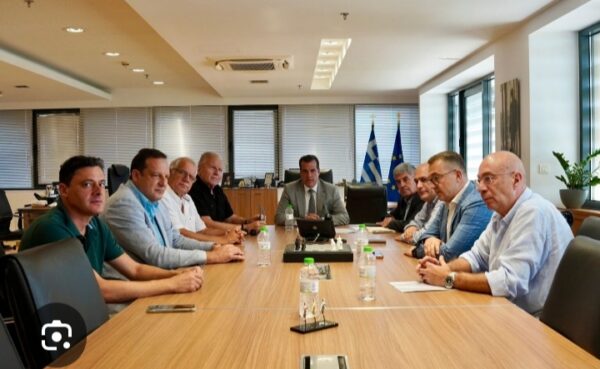 Πλεύρης από Σάμο: Μεταφορές μεταναστών από την Κρήτη μόνο για καταγραφή – Περισσότερες οι αποχωρήσεις από τις αφίξεις