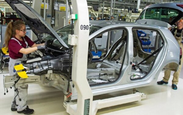Το διοικητικό συμβούλιο της Volkswagen εγκρίνει σχέδιο ανασυγκρότησης με πιθανή περικοπή 50.000 θέσεων εργασίας
