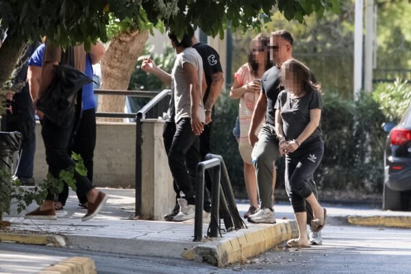 Κυψέλη: Βιολογικοί γονείς των τριών εκ των τεσσάρων παιδιών ο 43χρονος και η 38χρονη