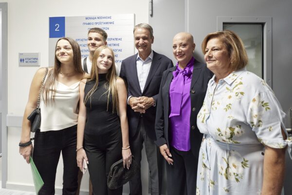 Γ. Ξανθοπούλου: «Κύριε πρωθυπουργέ σας ευχαριστώ που ακούσατε τη φωνή μου» – Η συγκινητική ομιλία ασθενούς στα εγκαίνια της νέας κλινικής στο «Παπανικολάου»