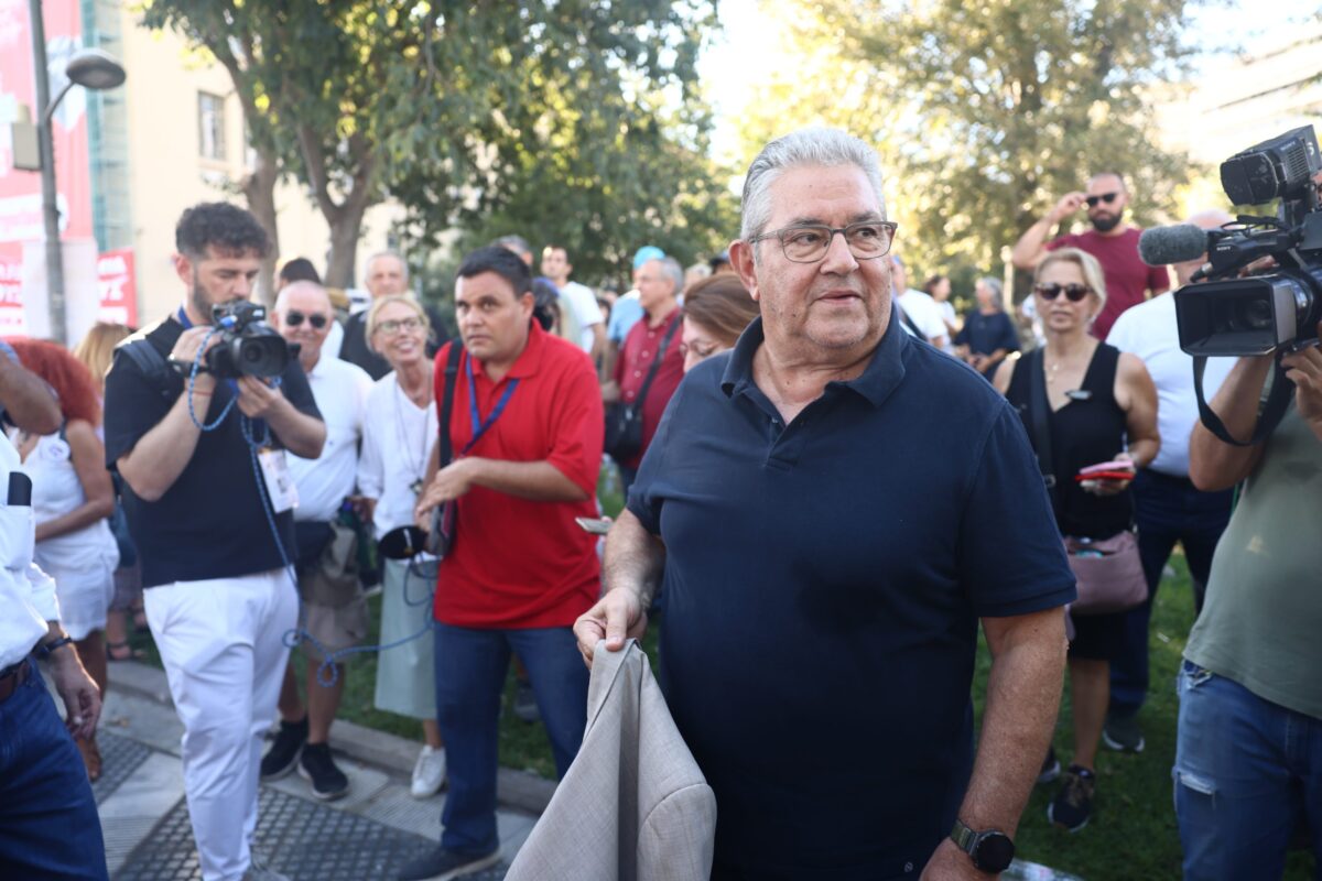 Κουτσούμπας από τη ΔΕΘ: «Παλλαϊκή απαίτηση να δοθούν εδώ και τώρα λεφτά για μισθούς και συντάξεις»
