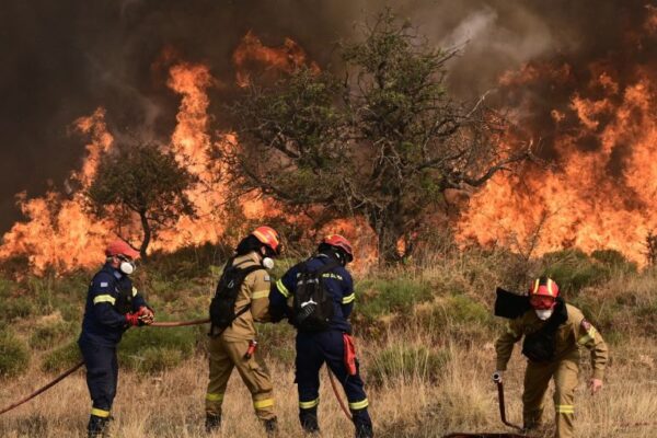 Υψηλός κίνδυνος πυρκαγιάς σήμερα στην Αττική και πολλές ακόμα περιφέρειες – Δείτε τον χάρτη