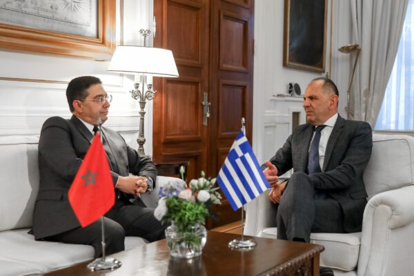 Συνάντηση Γεραπετρίτη – ΥΠΕΞ Μαρόκου: Ταύτιση απόψεων για το Δίκαιο της Θάλασσας και το μεταναστευτικό