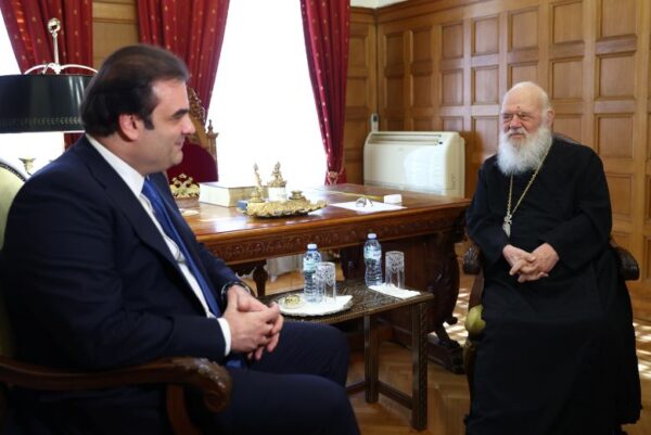 Συνάντηση του Αρχιεπισκόπου Ιερωνύμου με τον  Κυριάκο Πιερρακάκη