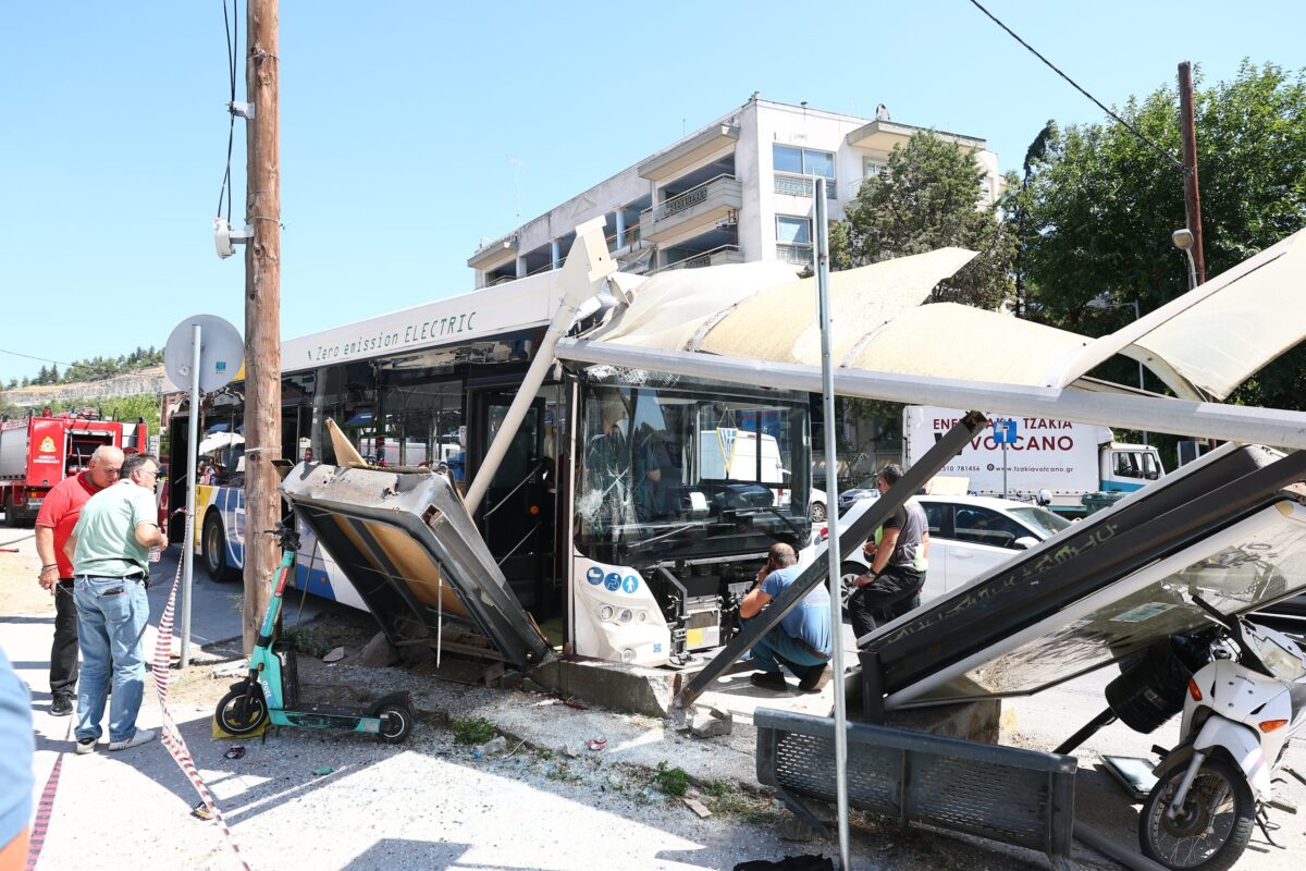 Τροχαίο στη Θεσσαλονίκη: Εξιτήριο για δύο από τις 4 τραυματίες-Με σοβαρά τραύματα 21χρονη