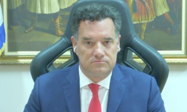 Γεωργιάδης για θάνατο Μαζωνάκη: Οφείλουμε να ελέγξουμε τις συνθήκες του περιστατικού – Η «υποτιθέμενη κλινική» είχε άδεια παθολογικού ιατρείου