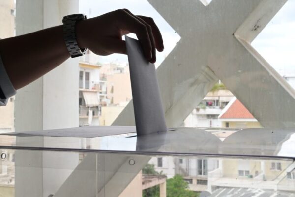 Δημοσκόπηση GPO: Σταθερή πρωτιά της ΝΔ έναντι της ΕΛ.Α.Σ – Τρίτο το ΠΑΣΟΚ