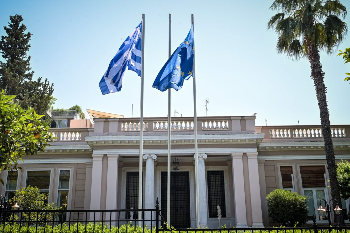 Κυβερνητικές πηγές για Φρ. Κουτεντάκη: Μπορεί να έχει έρθει το επόμενο Νόμπελ Οικονομίας και να μην το έχουμε καταλάβει