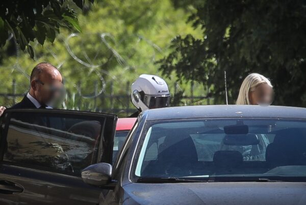 Θάνατος Μαζωνάκη: Εντοπίστηκαν σταγόνες αίματος στον καναπέ, δεν γινόταν καρδιολογικός έλεγχος – Τι θα υποστηρίξουν οι δύο γιατροί ενώπιον του ανακριτή