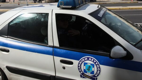 Πυροβολισμοί στην Aνάβυσσο: Πιθανή σύνδεση με δύο τραυματίες που διακομίστηκαν σε Κέντρο Υγείας