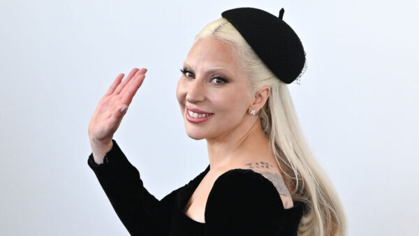 Lady Gaga: Η πρώτη εμφάνιση με το μωρό της στο Λος Άντζελες