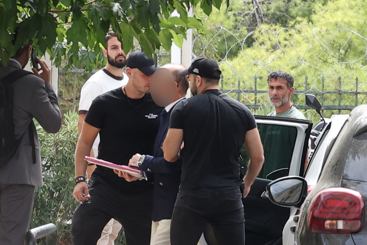 Θάνατος Μαζωνάκη: Ο κατηγορούμενος γιατρός εκπαίδευε συναδέλφους του σε «αναγεννητικές θεραπείες» – Πώς «πουλούσε» την τεχνογνωσία του