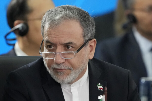 Ιρανικά ΜΜΕ: Το Ιράν κατέθεσε τους όρους επαναλειτουργίας των Στενών του Ορμούζ στον απεσταλμένο των ΗΠΑ Στιβ Γουίτκοφ