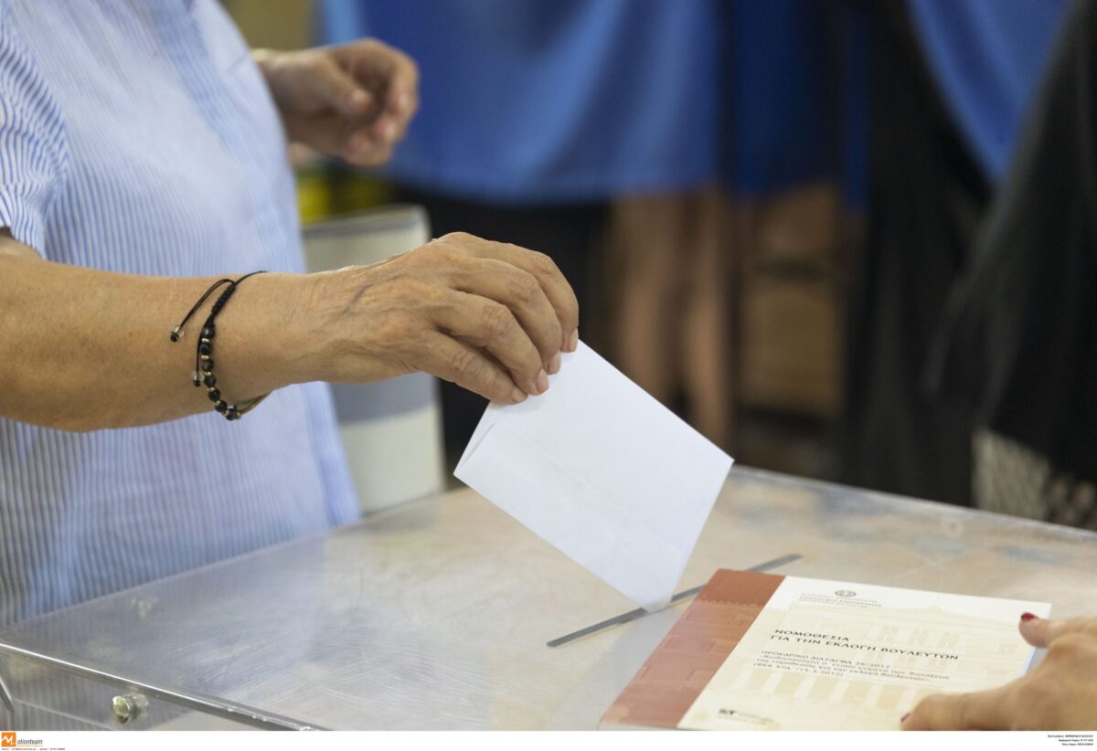 Εκλογικά διλήμματα και σκληρά πυρά στο δρόμο προς τις κάλπες: Τσίπρας, κυβέρνηση και ΠΑΣΟΚ σε τροχιά μετωπικής σύγκρουσης