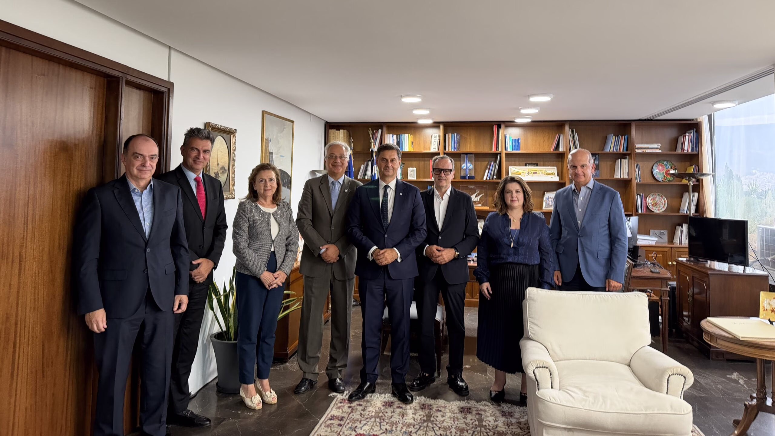 ΕΛΛΑ-ΔΙΚΑ ΜΑΣ: Συνάντηση με τον υφυπ. Εξωτερικών Χάρη Θεοχάρη