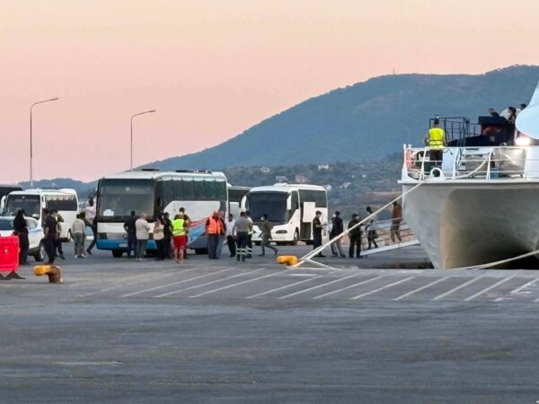 Ολοκληρώθηκε και η τρίτη μεταφορά αιτούντων άσυλο από την Κρήτη στη Λέσβο