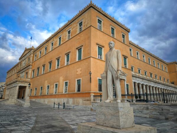 Αντιδράσεις της αντιπολίτευσης στην κυριακάτικη ανάρτηση Μητσοτάκη