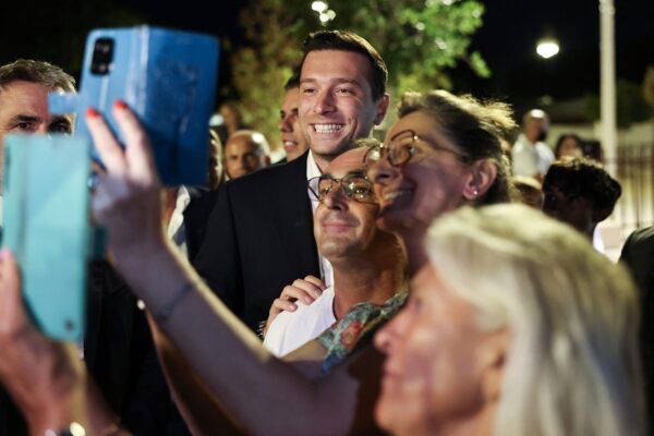 Γαλλία: Για πρώτη φορά ο Εθνικός Συναγερμός ξεπέρασε το όριο των 10 γερουσιαστών στις σημερινές, έμμεσες εκλογές για τη Γερουσία