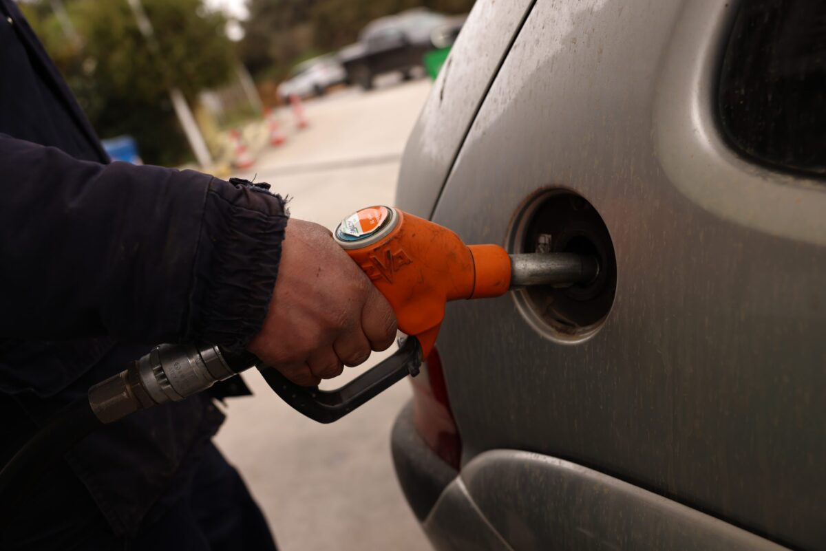 Ενεργειακή κρίση: Επιπλέον μέτρα και μείωση του Ειδικού Φόρου Κατανάλωσης ζητά η αντιπολίτευση