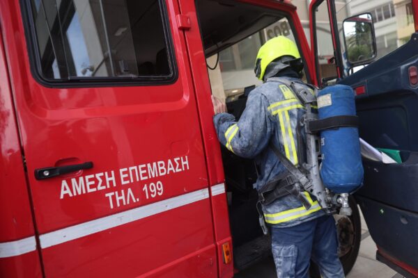 Πυρκαγιά σε υπόγειο διαμέρισμα στην Αθήνα