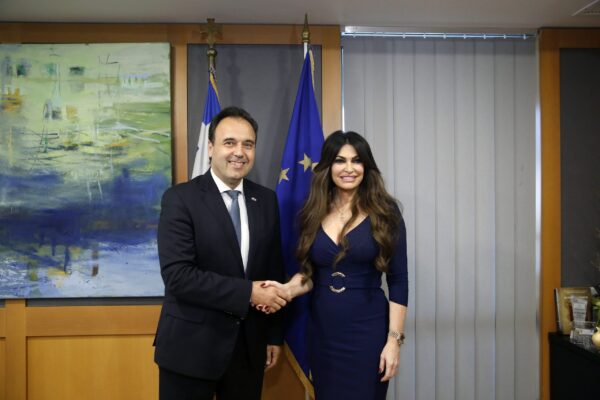 Συνάντηση Παπαστεργίου – Γκιλφόιλ: Στο επίκεντρο η συνεργασία Ελλάδας – ΗΠΑ σε τεχνολογία και τεχνητή νοημοσύνη