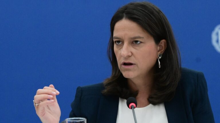 Ν. Κεραμέως: Επεκτείνεται και ενισχύεται με 5.000 πρόσθετες θέσεις πλήρους απασχόλησης το πρόγραμμα απασχόλησης άνεργων γυναικών