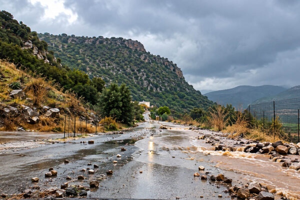 Κρήτη: Ισχυρές βροχές και καταιγίδες έως την Κυριακή – Σε κατάσταση «red code» παραμένουν οι αρχές