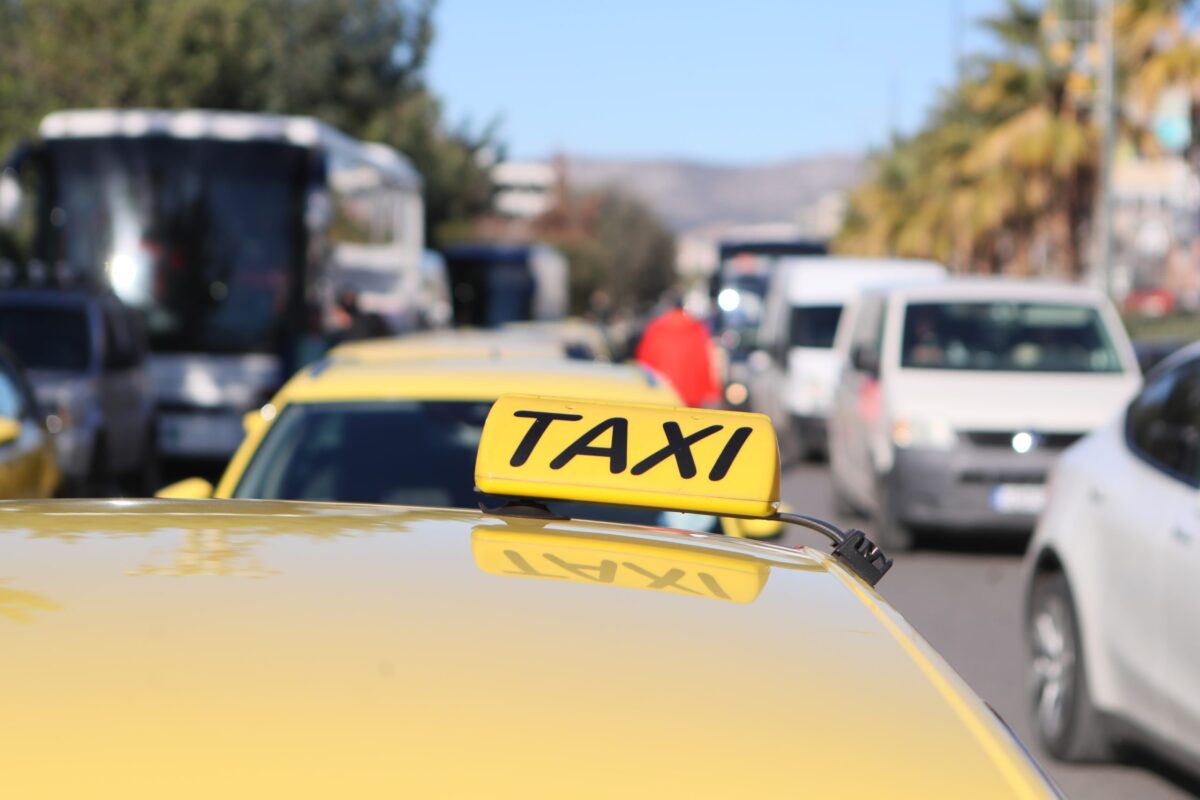 Νέα Ιωνία: Σήμερα ενώπιον του ανακριτή ο 35χρονος που δάγκωσε και έκοψε το αυτί γυναίκας οδηγού ταξί