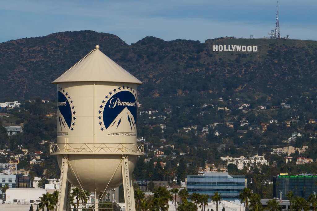 «Κλείδωσε» η εξαγορά μαμούθ: Η Paramount αποκτά τη Warner Bros. Discovery έναντι 81 δισ. δολαρίων – Τι προηγήθηκε της συμφωνίας