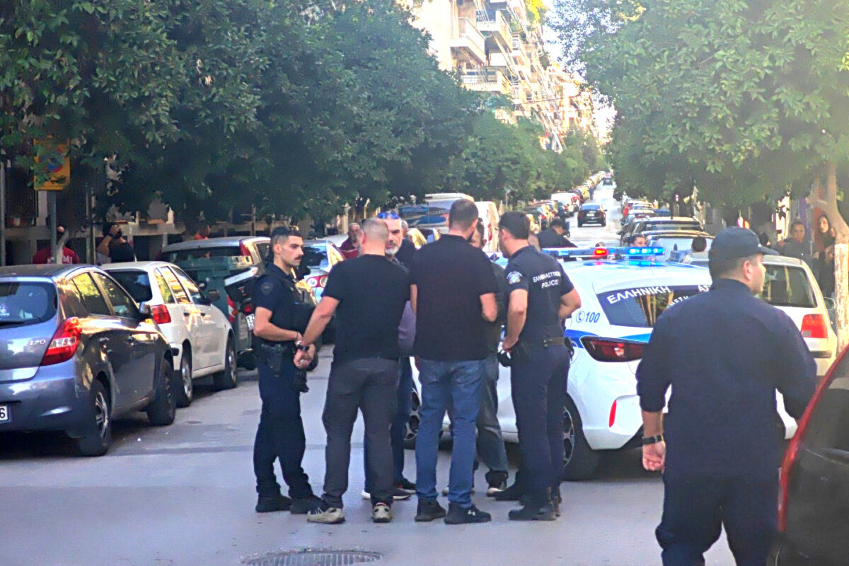 Καλλιθέα: Έληξε ο συναγερμός για τα ύποπτα φιαλίδια – Ολοκληρώθηκαν οι έλεγχοι της TEEM