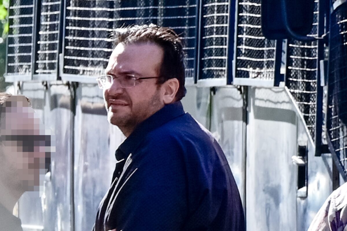 Ακόμη και γνωστοί τραγουδιστές ανάμεσα στους εργαζόμενους που δεν κατέβαλε ασφαλιστικές εισφορές ο Καμπούρης