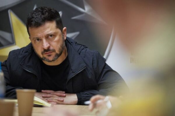 Ζελένσκι κατά Τραμπ για το ρωσικό πετρέλαιο: «Ανάξια και αδύναμη απόφαση»
