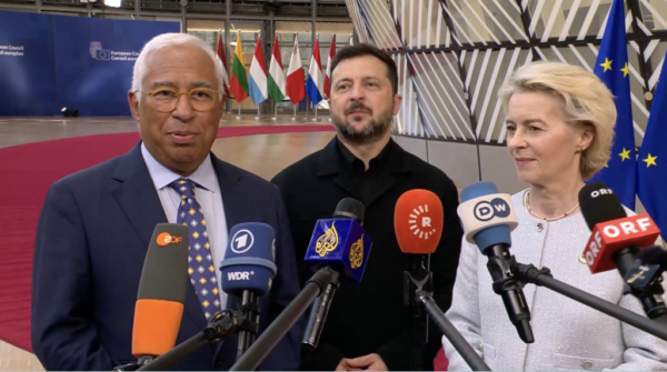 Στήριξη φον ντερ Λάιεν στην έκκληση Ζελένσκι για εκεχειρία