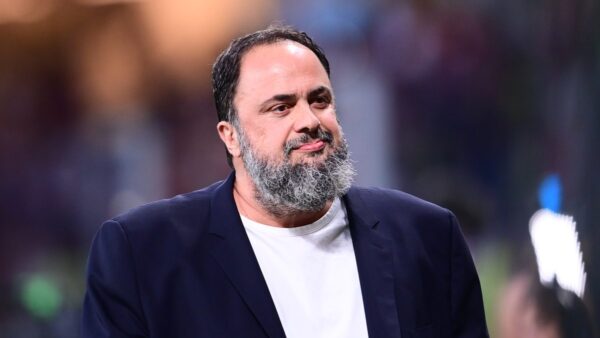 Τα συγχαρητήρια του Βαγγέλη Μαρινάκη στον Ρέτσο και τους υπόλοιπους παίκτες του Ολυμπιακού