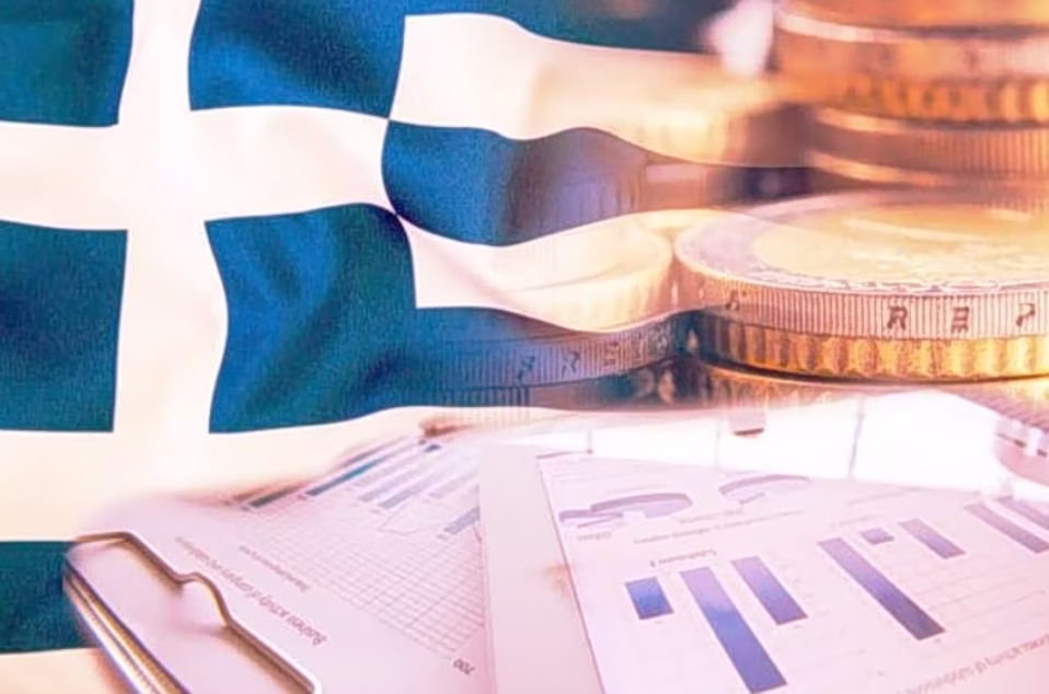 ΔΝΤ για Ελλάδα: «Ψαλίδι» στην ανάπτυξη, καμπανάκι για πληθωρισμό