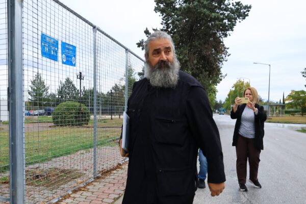 Δίκη Τεμπών: Κατέθεσε η οικογένεια του Κύπριου φοιτητή Κυπριανού Παπαϊωάννου – «Του πλύναμε τις πληγές, είχε εγκαύματα και μύριζε χημικά»
