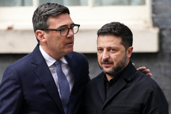 Ζελένσκι: «Προδομένος» από τον Τραμπ – Στο τραπέζι με τον Μπέρναμ πύραυλοι μεγάλου βεληνεκούς