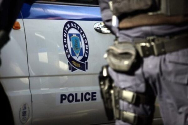 Σεπόλια: Συνελήφθη ο άντρας που πετούσε κεραμίδια από ταράτσα