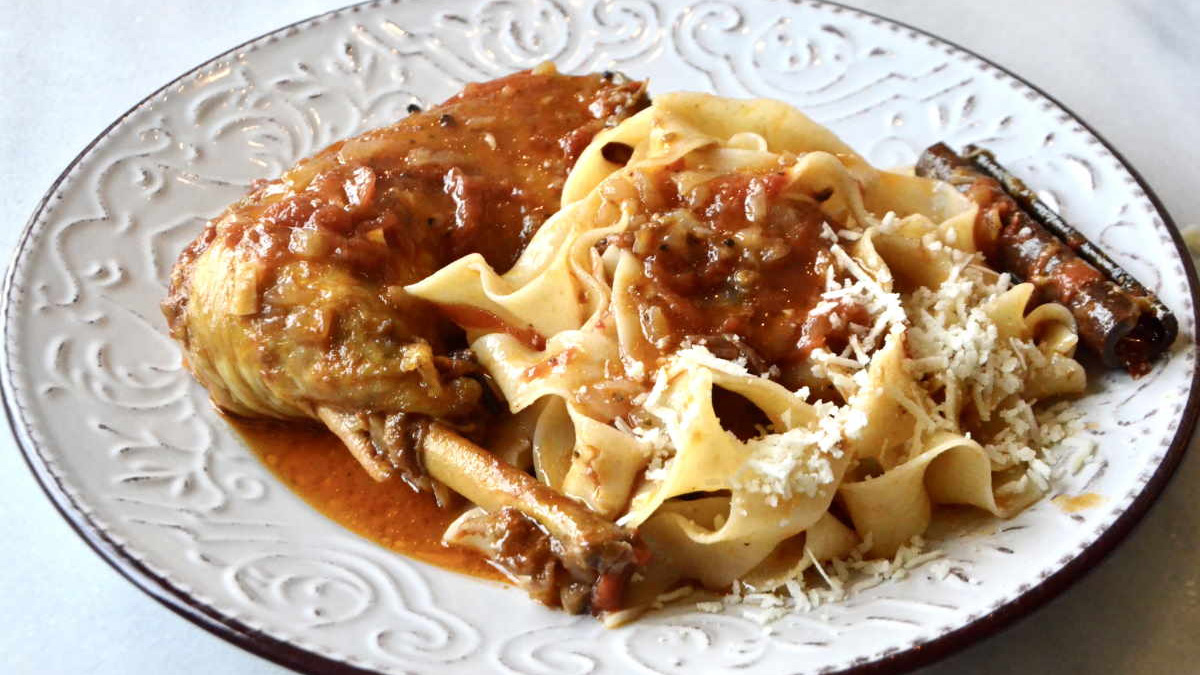 Coq au Vin: Συνταγή για παραδοσιακό γαλλικό κοτόπουλο