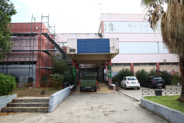 Αντιπρόεδρος ΟΛΜΕ στο ΕΡΤnews: «Παραμένει άλυτο το πρόβλημα στη Γκράβα – Πιστοποιητικά ασφαλείας για όλα τα σχολεία»