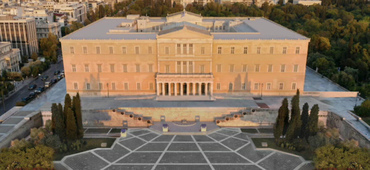 Μνημείο Αγνώστου Στρατιώτη: Το σχέδιο ανάπλασης με μάρμαρο αντί ασφάλτου – Τι λένε οι αρχιτέκτονες του έργου στο ΕΡΤnews