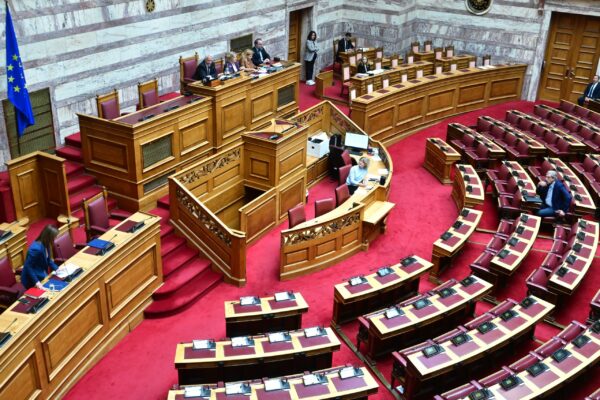 Τα μετεκλογικά σενάρια και το «στοίχημα» της αυτοδυναμίας στο επίκεντρο της πολιτικής αντιπαράθεσης