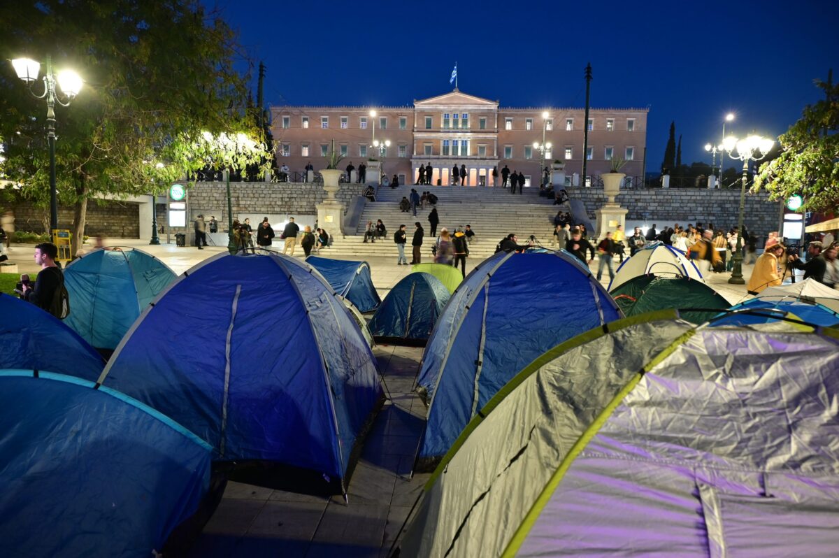 Διήμερο φοιτητικών κινητοποιήσεων σε Αθήνα και Θεσσαλονίκη: Σκηνές στο Σύνταγμα και συναυλία διαμαρτυρίας – Πανεκπαιδευτικό συλλαλητήριο την Τετάρτη
