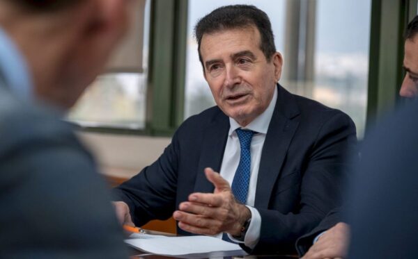 Χρυσοχοΐδης για την έκρηξη στον Κολωνό: «Όλα δείχνουν εγκληματική υπόθεση που σχετίζεται με ναρκωτικά»
