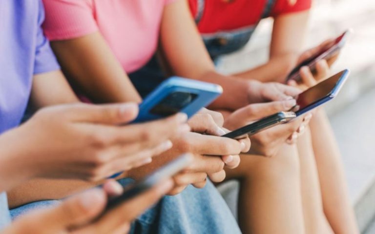 Βολές Μαρινάκη στην αντιπολίτευση για τη στάση της απέναντι στο νομοσχέδιο για τα social media: «Είναι εκτός πραγματικότητας»