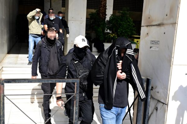 Στον εισαγγελέα οι συλληφθέντες για τη «χρυσή μπίζνα» με τις πίτσες