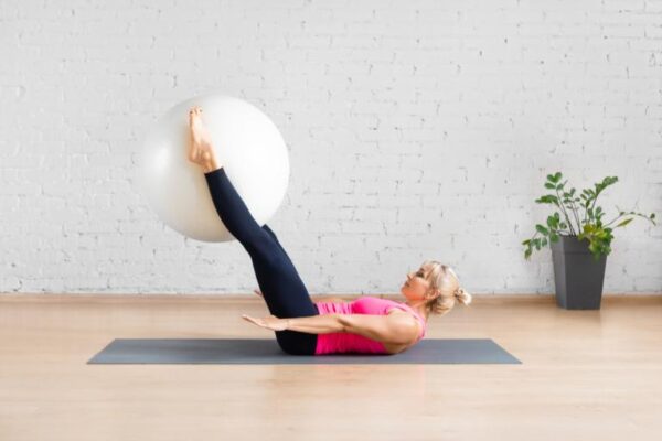 The Hundred: Η άσκηση στο Pilates που καίει το λίπος στην κοιλιά – Κάντε την σωστά!